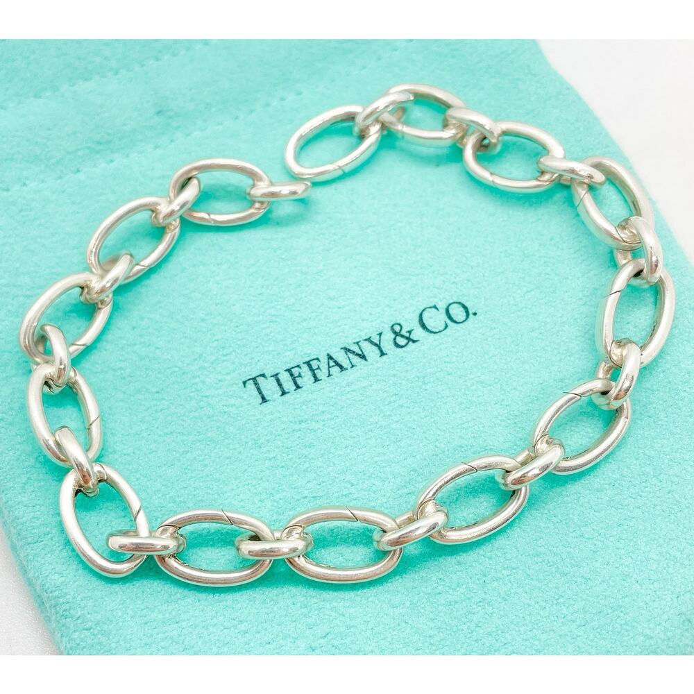 Tiffany & Co. Oval Clasping Link Bracelet Sterling Silver Charm Bracelet 8”